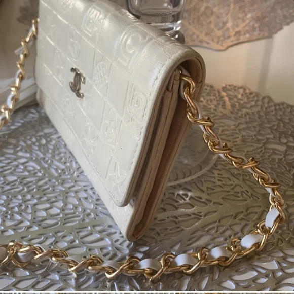 Chanel Precious Symbol - Picture 4 of 11